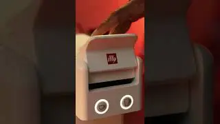 illy espresso machine workflow - midnight caf&eacute; #shorts #coffee