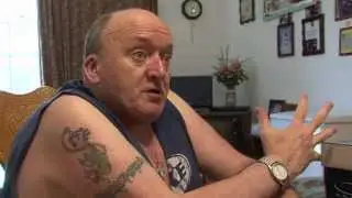 MAN SENDS 4800 MESSAGES IN BOTTLES - BBC NEWS