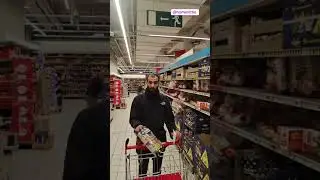 Prank qui tourne mal #humour #cameracach&eacute;e #drole #police #prank