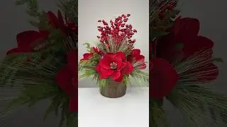 Impress your guests with this stunning magnolia arrangement! ❤️#shorts #diy #christmas #holiday