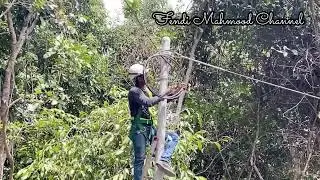 The installation of dead end preform grip,suspension grip and thimble on the pole for fiber optic