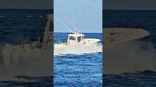 He Shows Speed - Miami Boat Show...#beachlife