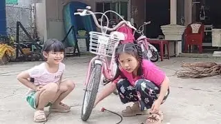 Chiều Nị Xin Tiền Mẹ Chở Em Thư Đi Mua Bánh Mà Xe Đạp Cứ Bị Xẹp Bánh Hoài #emlymientayvlog 