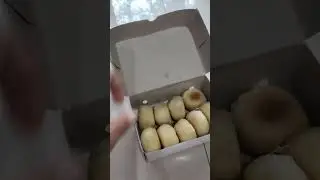 Paling enak emang hujan makan bakpia Bu puji🫰🥰