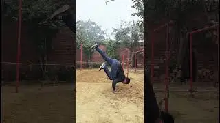 hand stand tutorial easy way 💪💯#ashortaday #ytshorts #shorts #tutorial