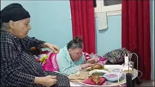 تحدي حمام بيني وبين ماما تعالوا كلوا معانا اتفضلوا 👍👍🤣🤣😅💃💃💃💃💃