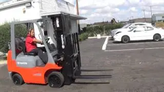 2002 Toyota 7FGCU25 Forklift - 5000lb Capacity / 20 Ft Lift / LPG / Sideshifter