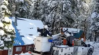 SNOWSTORM DESTROYS TREES AND POWER SINCE 11 PM LAST NIGHT CLOUDCROFT NM SACRAMENTO MOUNTAINS