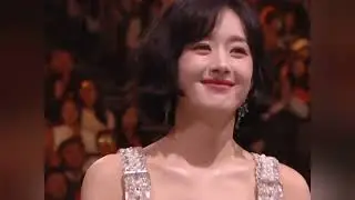 #zhaoliying There were many other touching moments on Golden Eagle Awards night