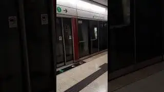 Kwun Tong Line Q Train departing from Lok Fu Station P1