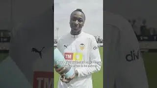 🦇🇳🇬 Sadiq recibe el premio al &lsquo;Mejor gol del mes de marzo&rsquo; &iexcl;Enhorabuena! 👏👏👏| VALENCIA CF