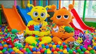 Let Find All Sprunki in the Gaint Ballpit