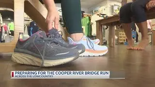 Trainer gives tips to runners before Cooper River Bridge Run