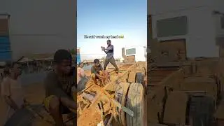 Risky jobs in Ghana #ghana #automobile #ghanamostbeautiful #africancountry #accra #streets