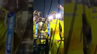 MS Dhoni signing the camera ||#ipl2023 #dhoni #msdhoni #csk