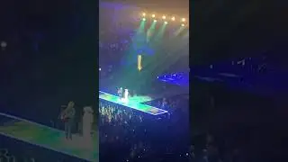 Chris Tomlin and Lainey Wilson LIVE singing Amazing Grace