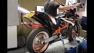 KTM SMC-R 690 DYNO RUN | Shooting flames