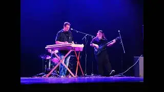 We Three Kings - hammered dulcimer, marimba, drums.