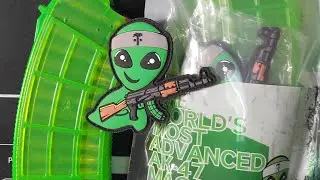 alien green 👽 ak mag *us palm*