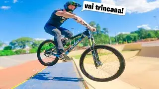 Aprendendo a COMO PULAR DE BIKE na pista de skate COM A VIKINGX