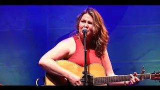 Della Mae 
