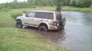 Pajero 2,8 - fun in water