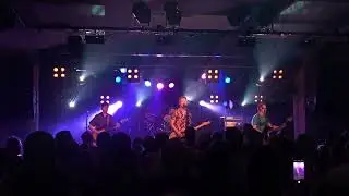 Hassisen kone - Reippaat ja lahjakkaat laulajaveikot (live @ Kerubi, 24.6.2022)
