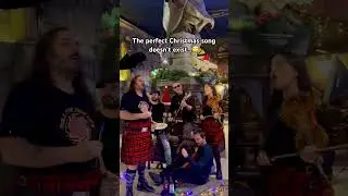 Fairytale of New York @ThePoguesOfficial #thepogues #christmas #irishmusic #folkpunk #irlanda