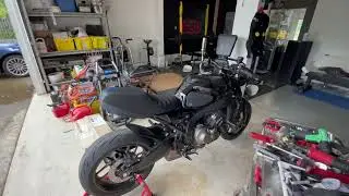 Модификации XSR900 2022 года (подножки Puig, НОВОЕ СИДЕНЬЕ Kelpi Custom Moto! Удлинитель заднего крыла и т. д.)