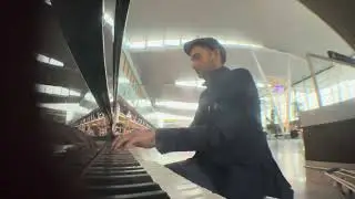 Jamming on the Grand Piano @ Wroclaw Airport
