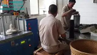 How to use hydraulic tea pressing machine for processing cake tea brick puer tea