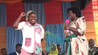 Twaagwa mukitangaala ky'Omuti ebibiina byobufuzi byatubonyaabonya - Hon Juliet Kakande says