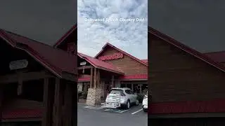 SK headed to Dollywood Splash Country #dollywoodsplashcountry #raegensplacepancakehouse