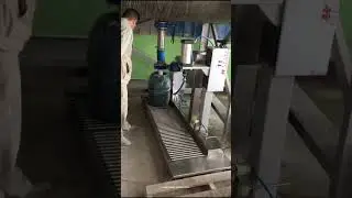 Single nozzle stone paint paste big barrel bucket pail tank weighing filling machine filling video