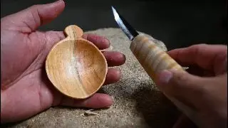 Making a small wooden bowl using hand tools