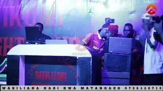 ASAKE WA BONGO (WABONGO) AKIKIWASHA USIKU WA UZINDUZI WA TSHET ZA VINANDA CLASSIC (MIKUMI CHAMANZI)