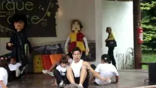 renan dan&ccedil;ando hip hop 2