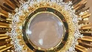 Il Santo Rosario Eucaristico al Santissimo Sacramento.