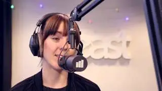 Fr&ouml;ken B - Det bl&aring;ser kallt Live @ East FM