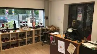 LE BEAUSSET LOCAL COMMERCIAL &Agrave; LA LOCATION 120 34