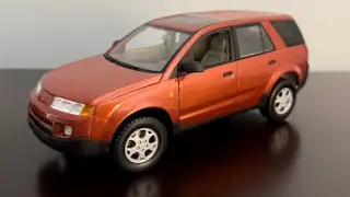 Autoart 2002 Saturn Vue Review (Scale 1/18)