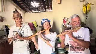 João do Pife juntamente com Tanaka e Vitória do Pife em sua oficina tocando Esquenta Muié