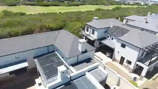 Golf Estate Villa with Views of Table Mountain & Atlantic Ocean