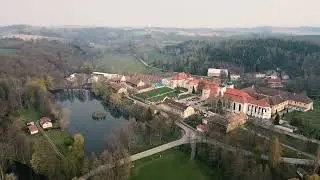 Trčkův hrad a 🏰 kl&aacute;&scaron;ter Želiv - rann&iacute; přelet DRONEM | 4K