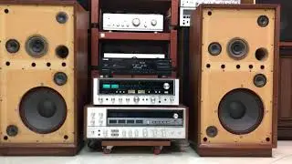 Rectilinear Hightboy III đối thủ nặng ký của AR3 Căng cươcs