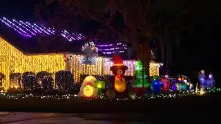 Christmas lights Gainesville- Caroll King - Carol of the Bells
