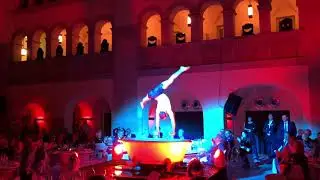 Badewannen-Handstand Show &ndash; Andalousi live Event
