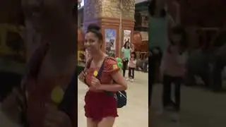 #Adorable #srilankangirl gets scared of #dinosaur #cutegirl  #gentinghighland  #malaysia #srilanka