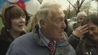 Marv Levy celebrates 100th birthday with cheers at Pro Football Hall of Fame