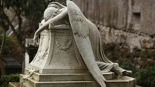 En un viejo cementerio de Bogotá un perrito se encargaba de desenterrar brujería